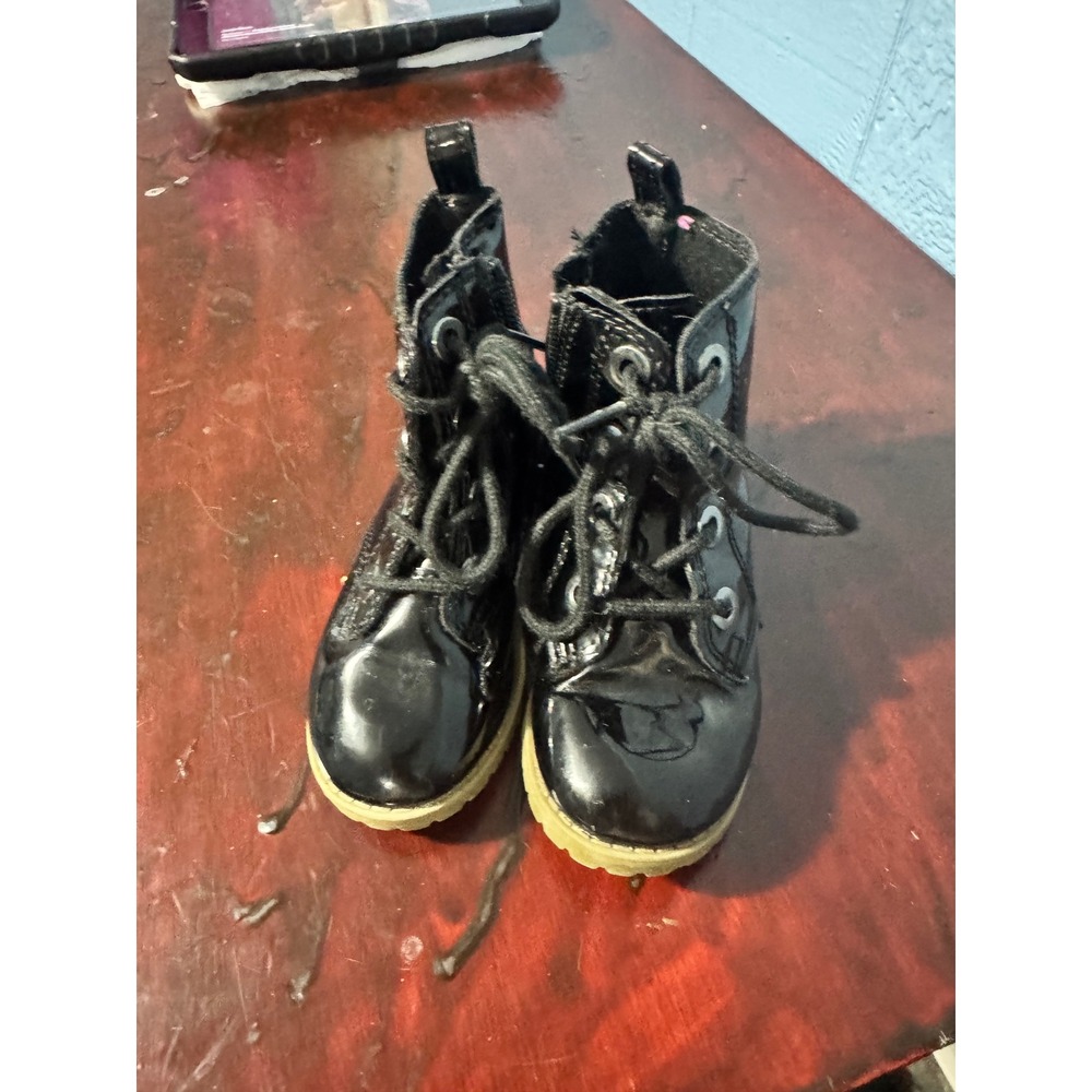 Kids boots size 7c